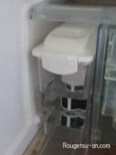 冷蔵庫の自動製氷用タンク
